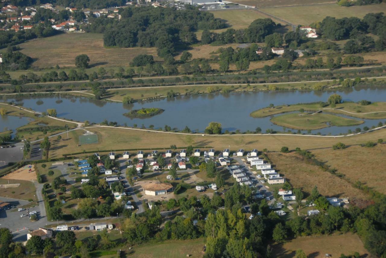 Camping Du Lac De Saujon Esterno foto