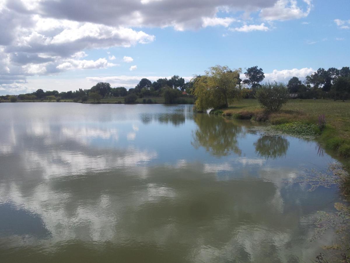 Camping Du Lac De Saujon Esterno foto